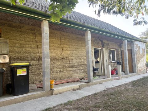 Eladó Ház 8130 Enying , Csendes mellékutcában