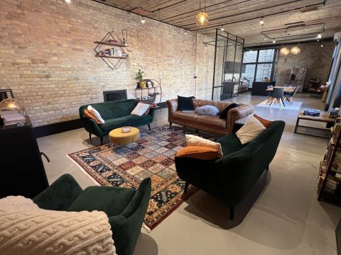 Eladó Lakás 1086 Budapest 8. kerület , Teleki László tér közelében, egyedi, loft jellegű lakás!