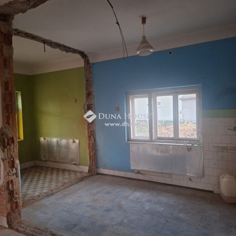 4066 Tiszacsege , Fő utca — 1/13