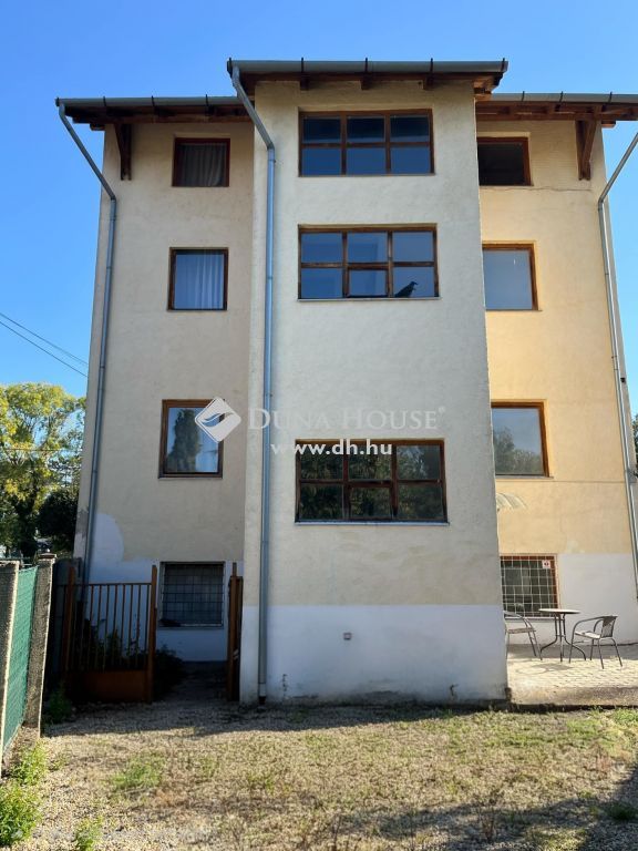 9700 Szombathely , Egyetemi központhoz közeli ház a Perint patak mentén — 1/43