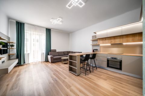 Eladó Lakás 1091 Budapest 9. kerület 2 felújitott, berendezett lakás az Üllöi út elején