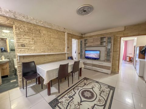 Eladó Lakás 1202 Budapest 20. kerület , 75+19 nm-es kétgenerációs házrész, autóbeállóval