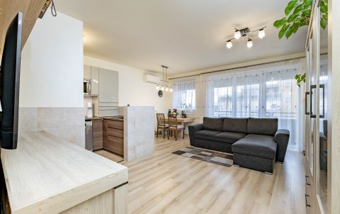 Eladó Lakás 1107 Budapest 10. kerület 2019-ben épült ház,77 nm-es, 4 szoba, fedett terasz!