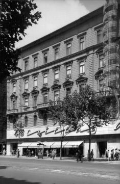 Eladó Lakás 1072 Budapest 7. kerület Bohém hangulatú, 2 szobás, galériás lakás a belvárosban