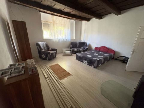 Eladó Ház 8484 Vid , Templom közelében