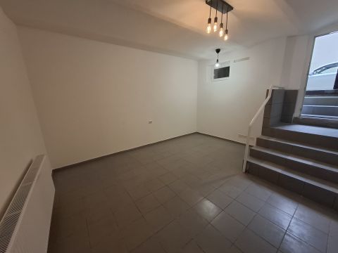 Eladó Üzlethelyiség 1078 Budapest 7. kerület , Murányi Utca