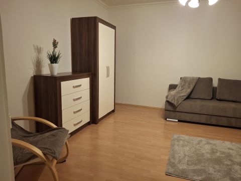 Kiadó Lakás 3200 Gyöngyös , Pesti úton
