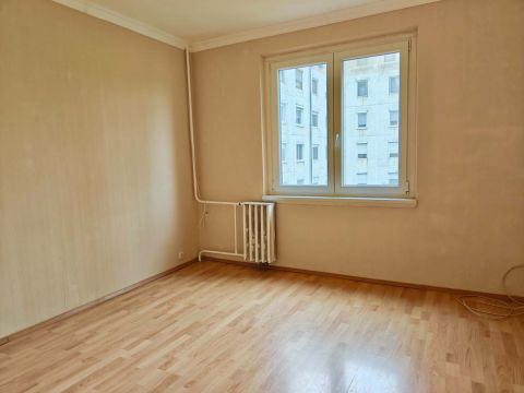 Eladó Lakás 1048 Budapest 4. kerület Káposztásmegyer 