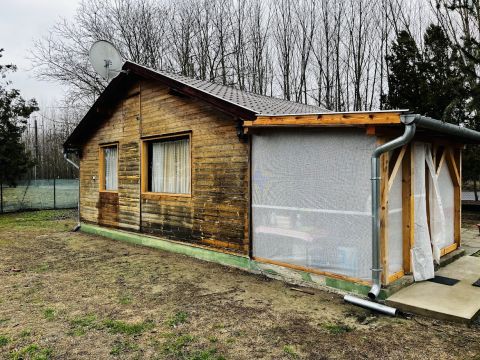Eladó Ház 2711 Tápiószentmárton Azonnal birtokba vehető, könnyűszerkezetes házikó!