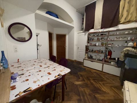 Eladó Lakás 1087 Budapest 8. kerület , MTK stadion környékén, 3 szobás, 70m2-es polgári lakás
